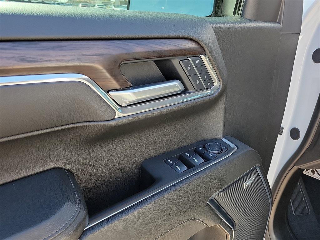 used 2025 GMC Sierra 1500 car, priced at $54,051