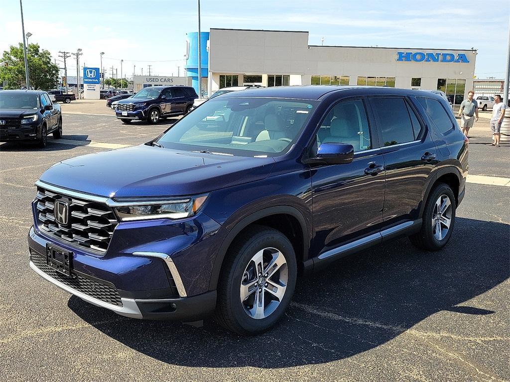 new 2025 Honda Pilot car, priced at $45,639