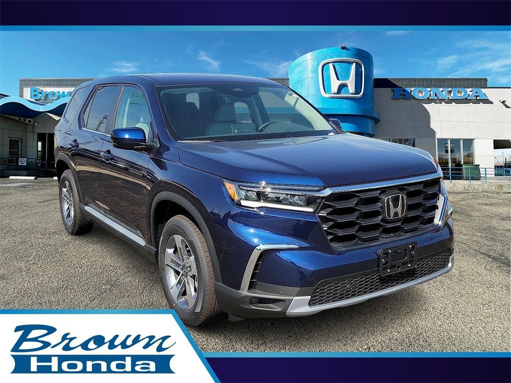 new 2025 Honda Pilot car, priced at $45,639