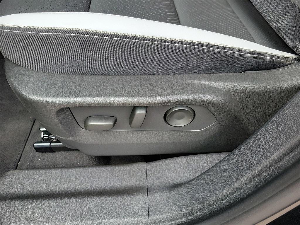 new 2025 Buick Envision car, priced at $40,511