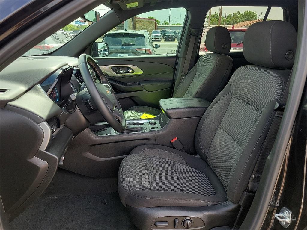 used 2023 Chevrolet Traverse car, priced at $28,956