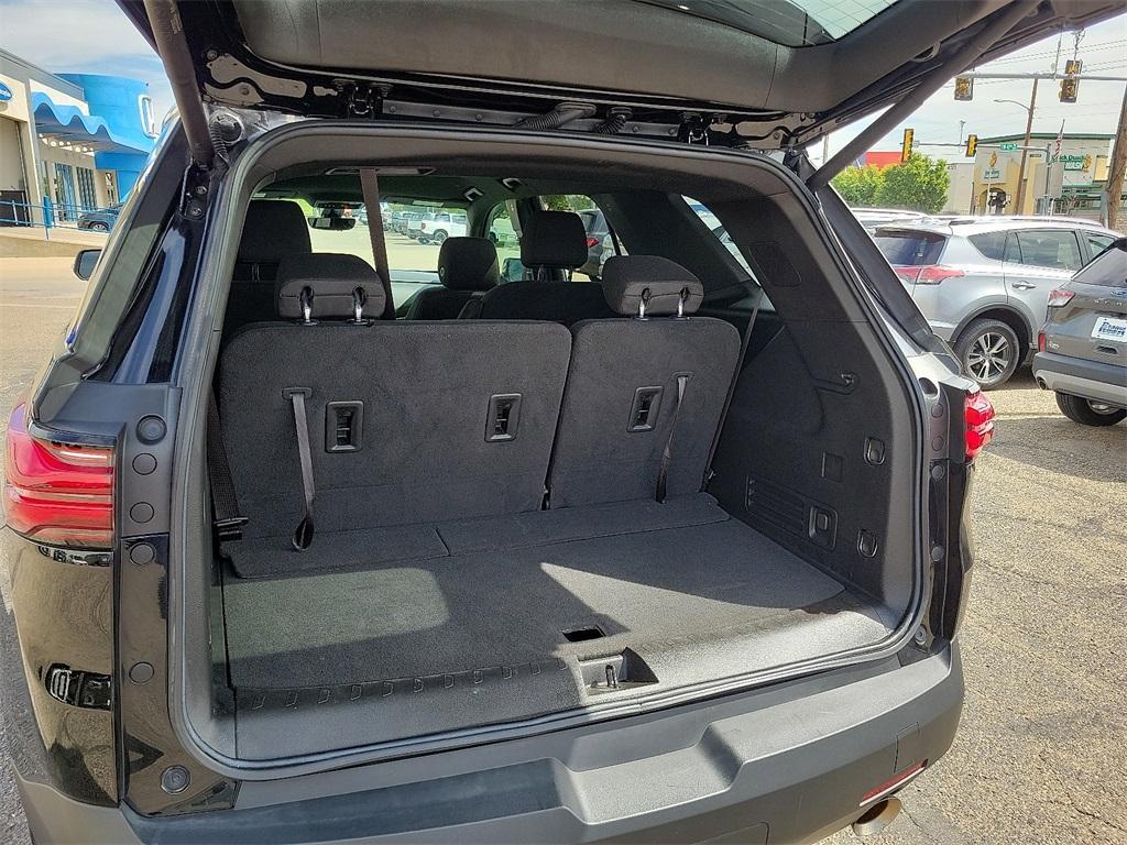 used 2023 Chevrolet Traverse car, priced at $28,956