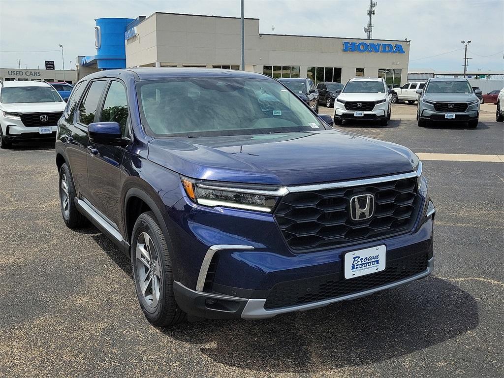 new 2025 Honda Pilot car, priced at $44,750