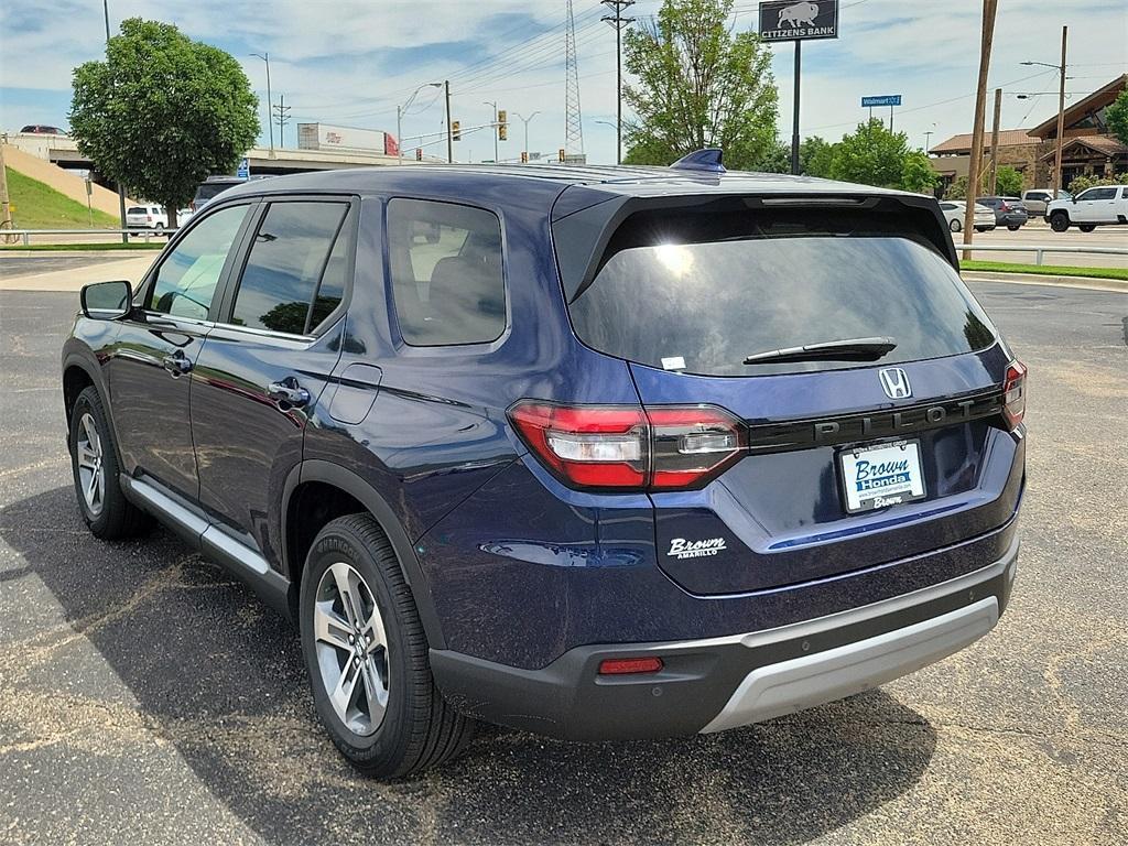 new 2025 Honda Pilot car, priced at $44,750