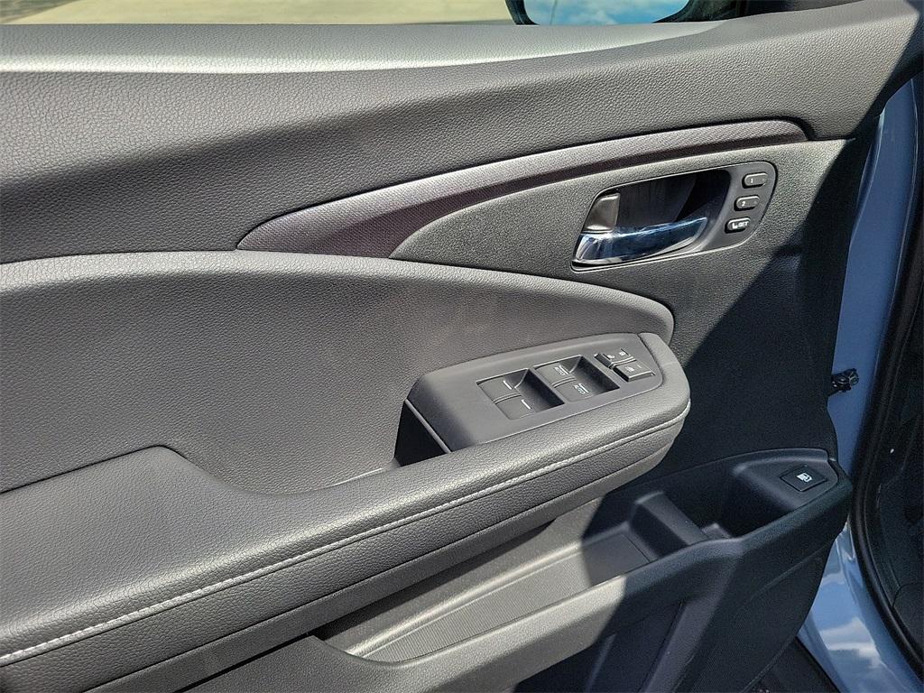 new 2025 Honda Ridgeline car, priced at $43,781