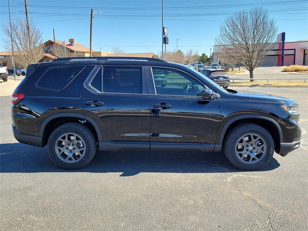 new 2025 Honda Pilot car, priced at $49,325