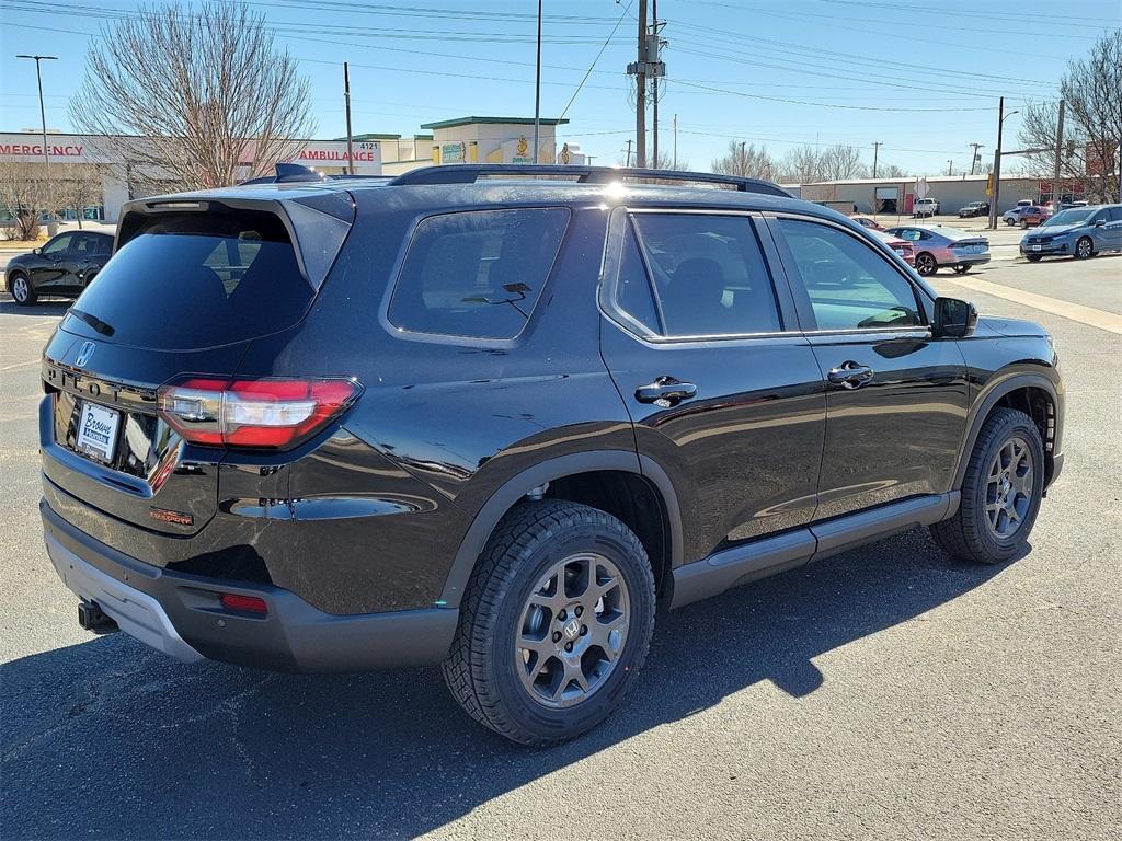 new 2025 Honda Pilot car, priced at $49,325