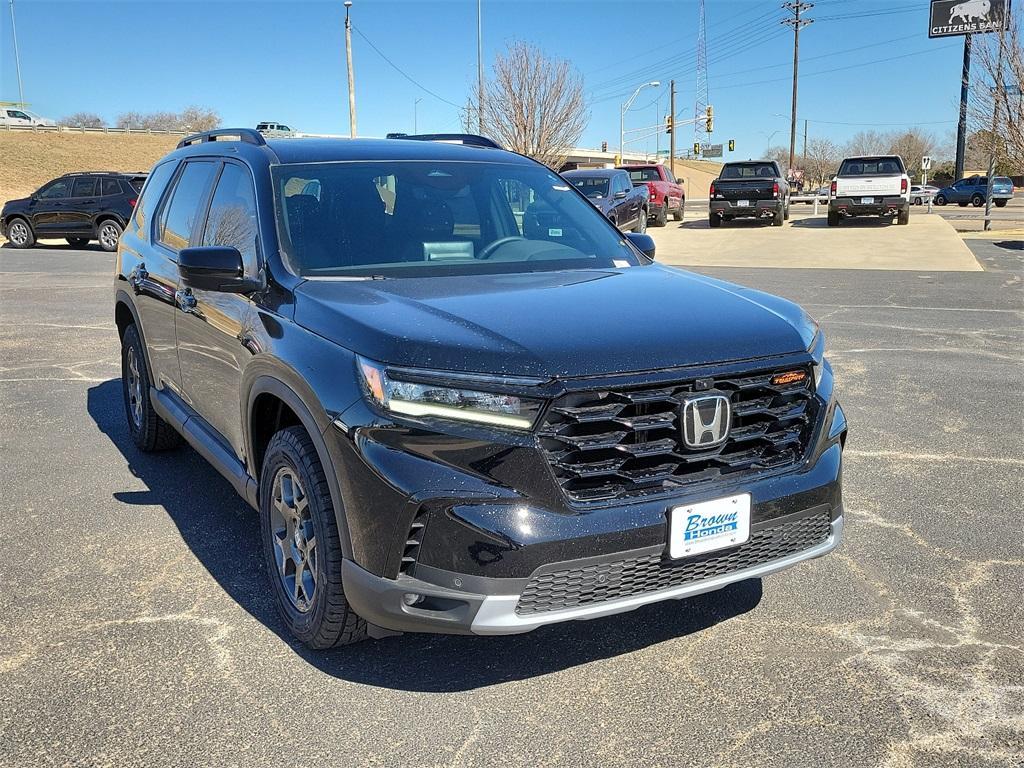 new 2025 Honda Pilot car, priced at $49,325