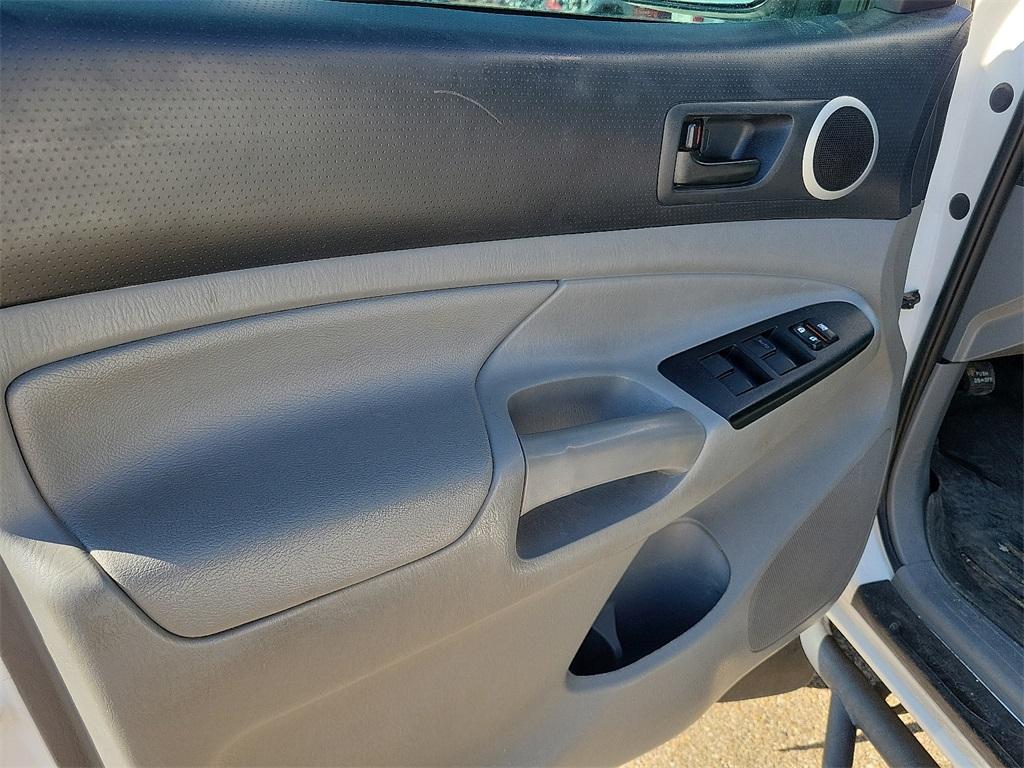 used 2014 Toyota Tacoma car, priced at $18,995