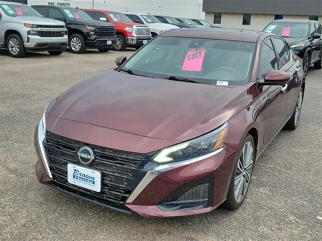 used 2023 Nissan Altima car, priced at $25,660
