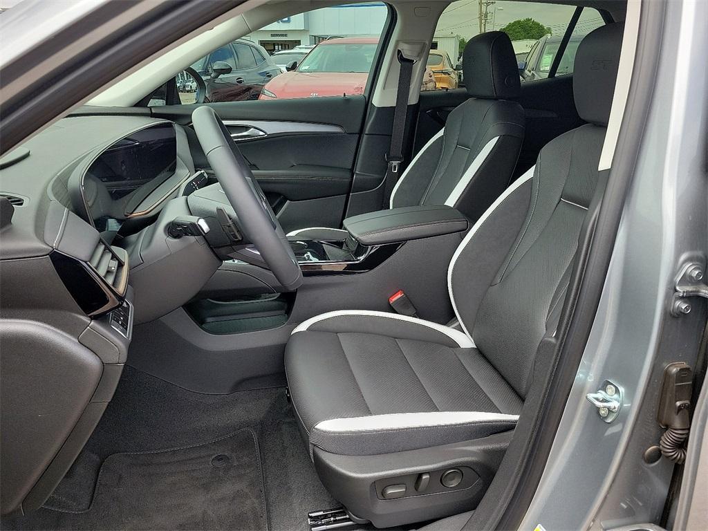 new 2025 Buick Envision car, priced at $36,999