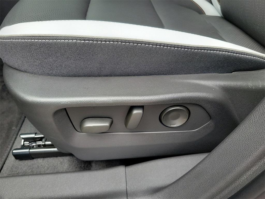 new 2025 Buick Envision car, priced at $36,999