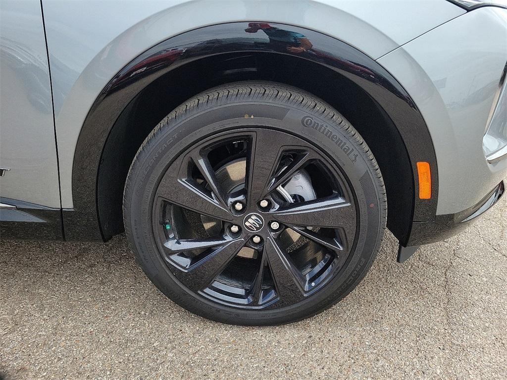 new 2025 Buick Envision car, priced at $36,999