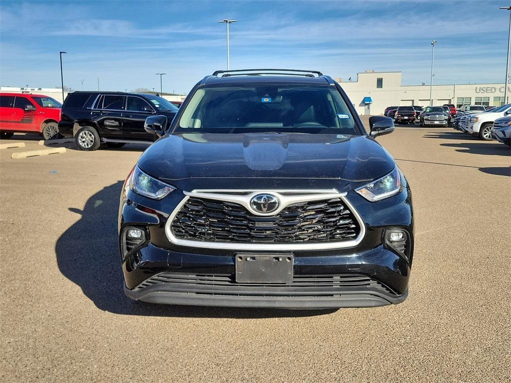 used 2021 Toyota Highlander car, priced at $32,297