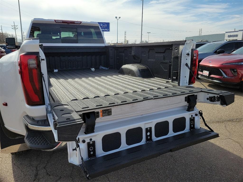 new 2025 GMC Sierra 3500 car, priced at $80,046