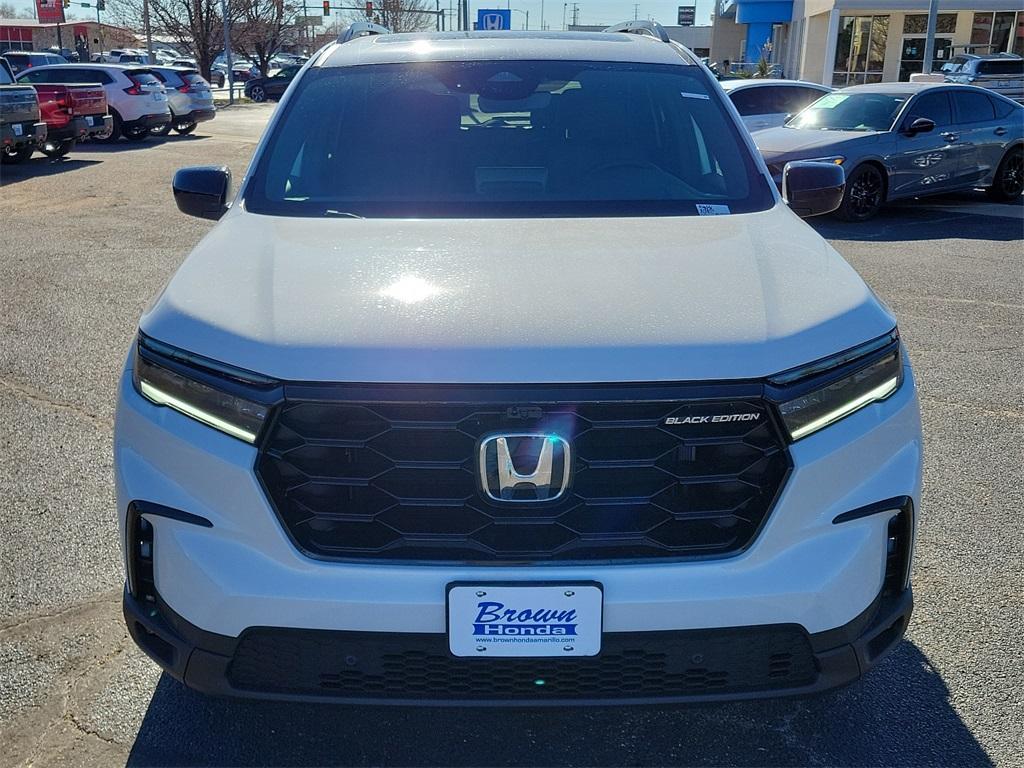 new 2025 Honda Pilot car, priced at $54,737