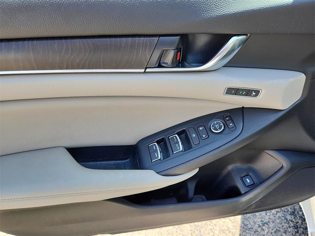 used 2022 Honda Accord Hybrid car, priced at $29,633