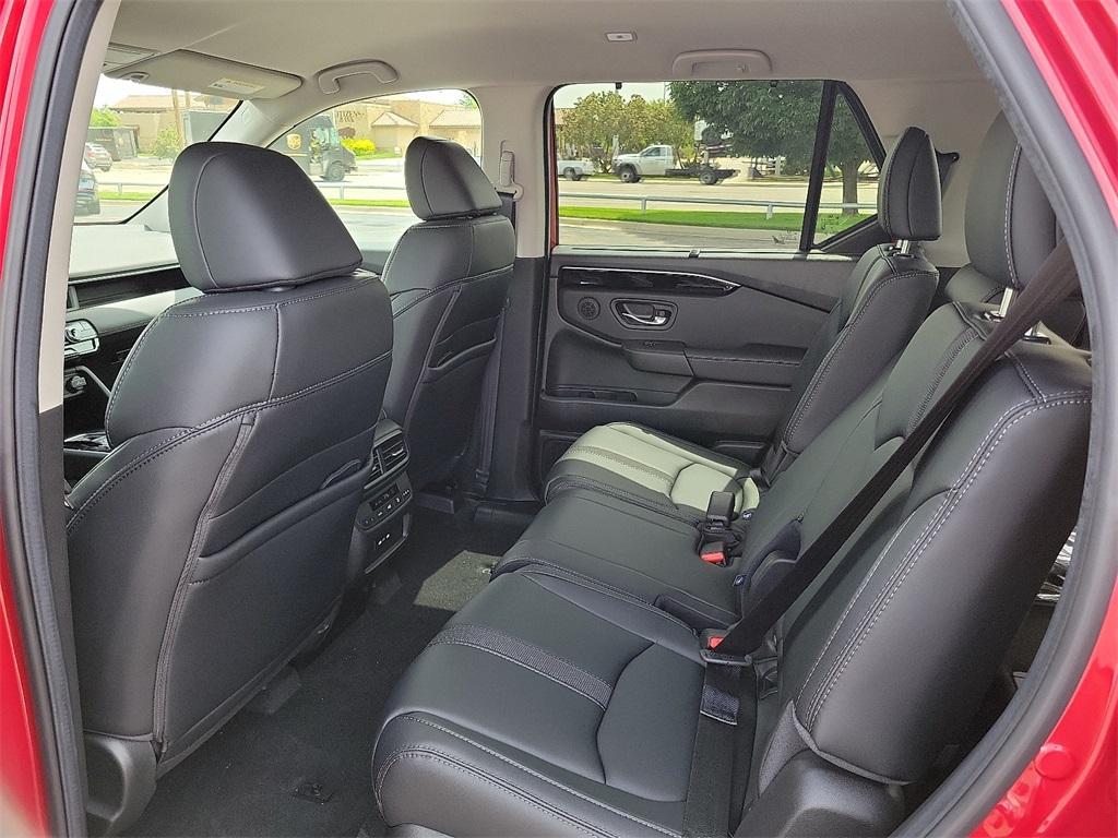 new 2025 Honda Pilot car, priced at $45,155