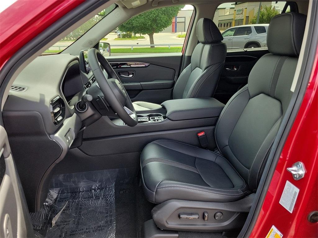 new 2025 Honda Pilot car, priced at $45,155