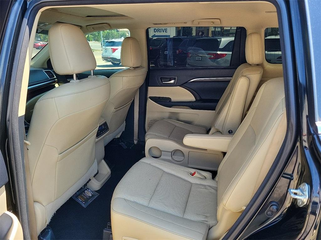 used 2015 Toyota Highlander car, priced at $20,524