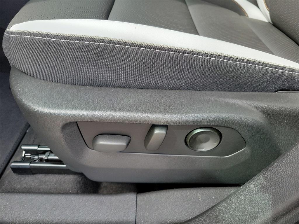 new 2025 Buick Envision car, priced at $39,413