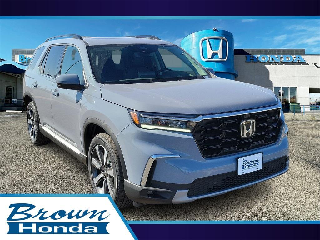 new 2025 Honda Pilot car, priced at $53,335