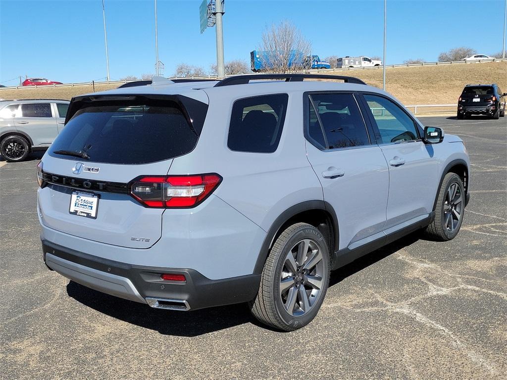 new 2025 Honda Pilot car, priced at $53,335