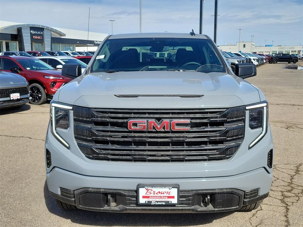 new 2025 GMC Sierra 1500 car, priced at $49,072