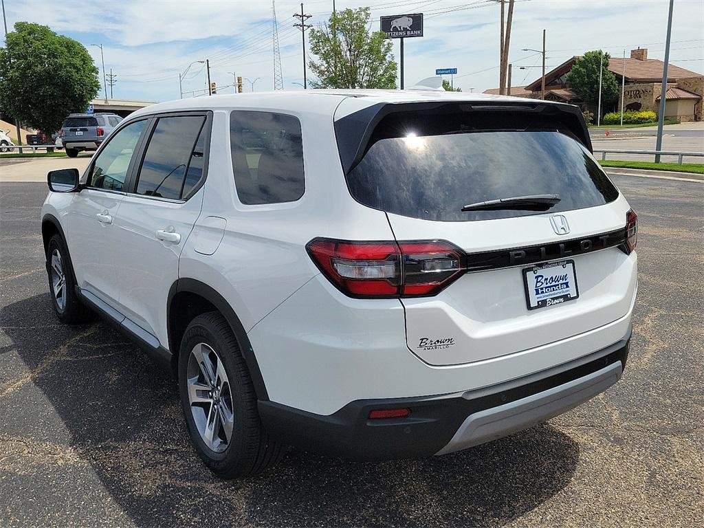 new 2025 Honda Pilot car, priced at $45,195