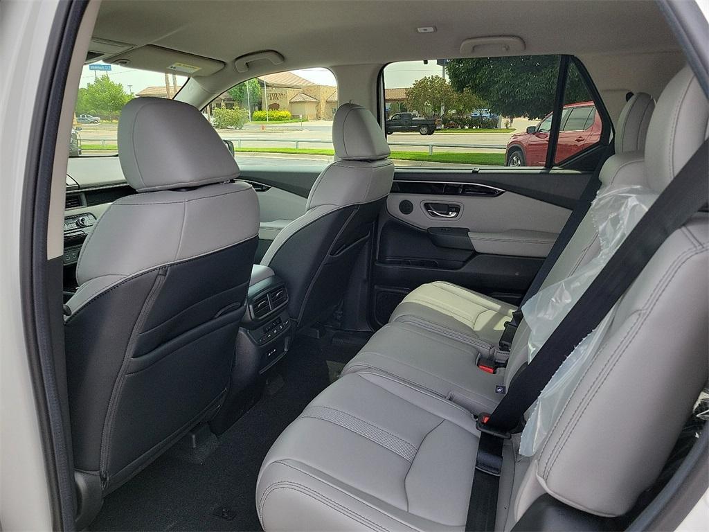 new 2025 Honda Pilot car, priced at $45,195