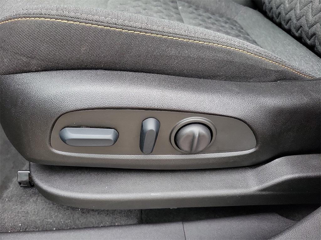 used 2023 Chevrolet Equinox car, priced at $23,274