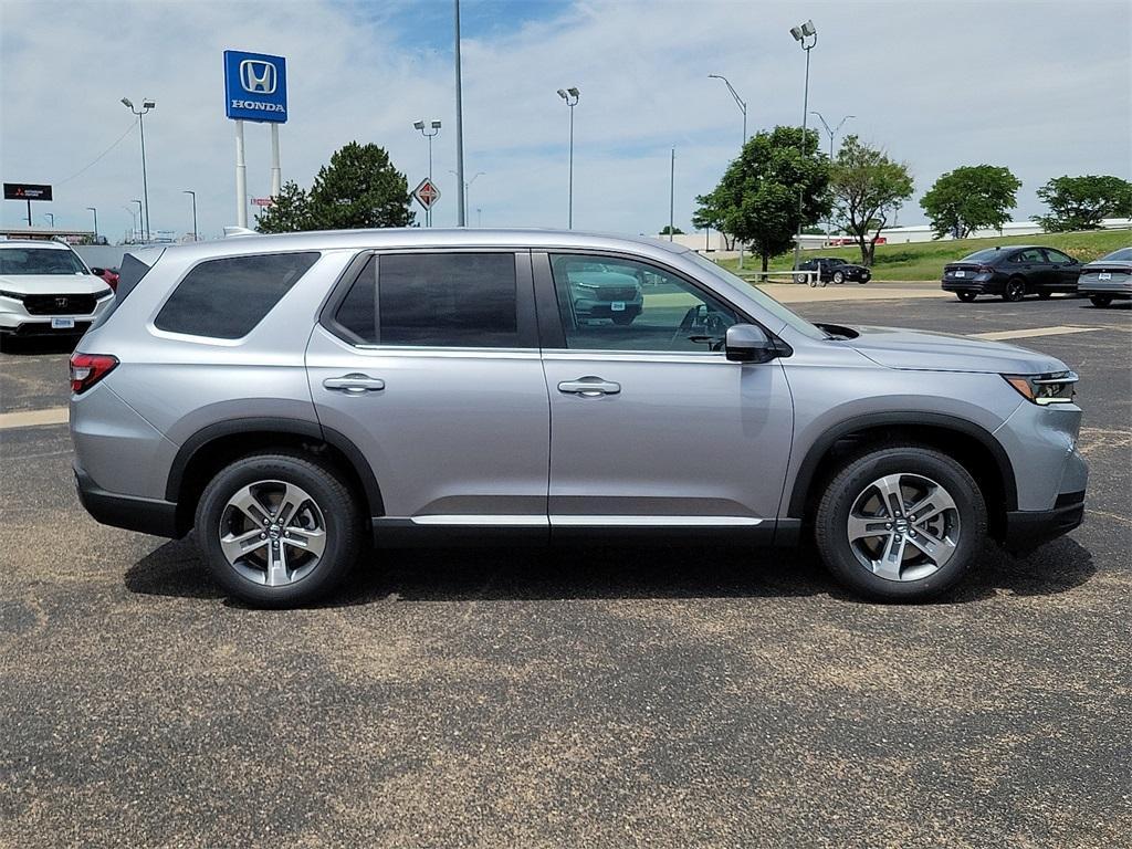 new 2025 Honda Pilot car, priced at $47,500