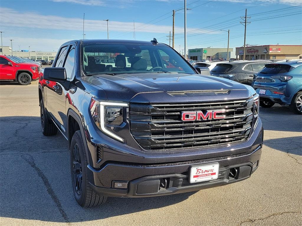 new 2025 GMC Sierra 1500 car, priced at $55,656