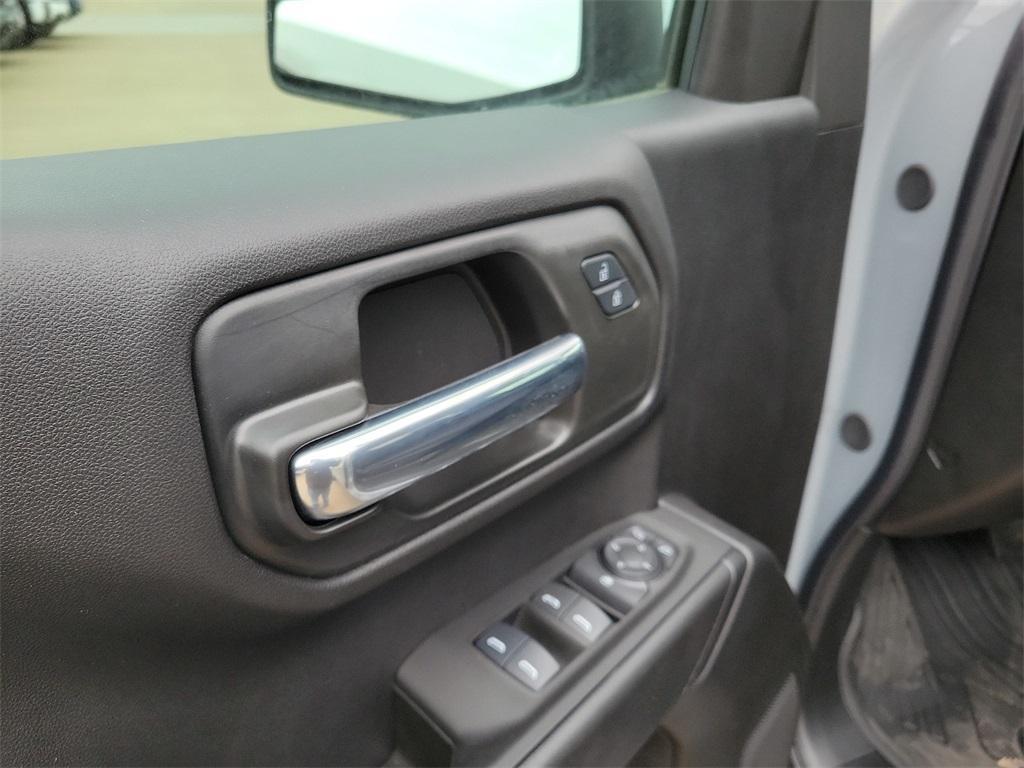 new 2025 GMC Sierra 1500 car, priced at $50,278