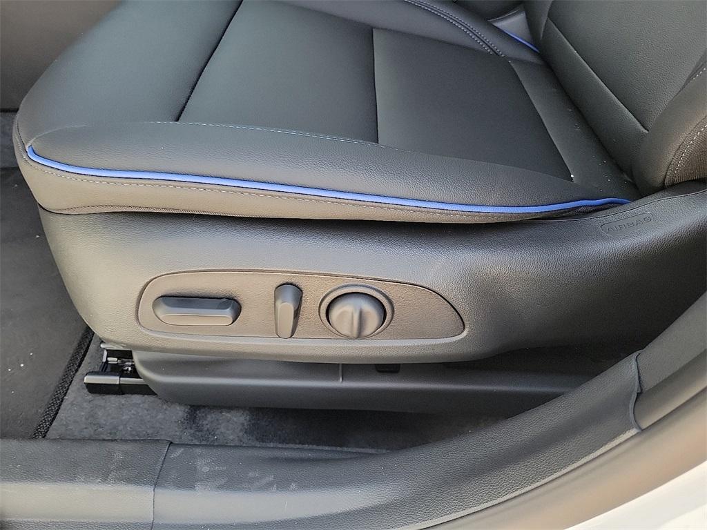 new 2025 Buick Envista car, priced at $28,918