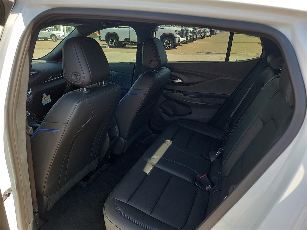 new 2025 Buick Envista car, priced at $28,918