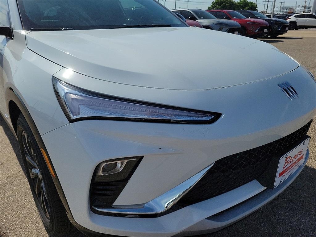 new 2025 Buick Envista car, priced at $28,918