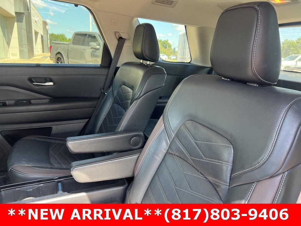 used 2022 Nissan Pathfinder car, priced at $26,900
