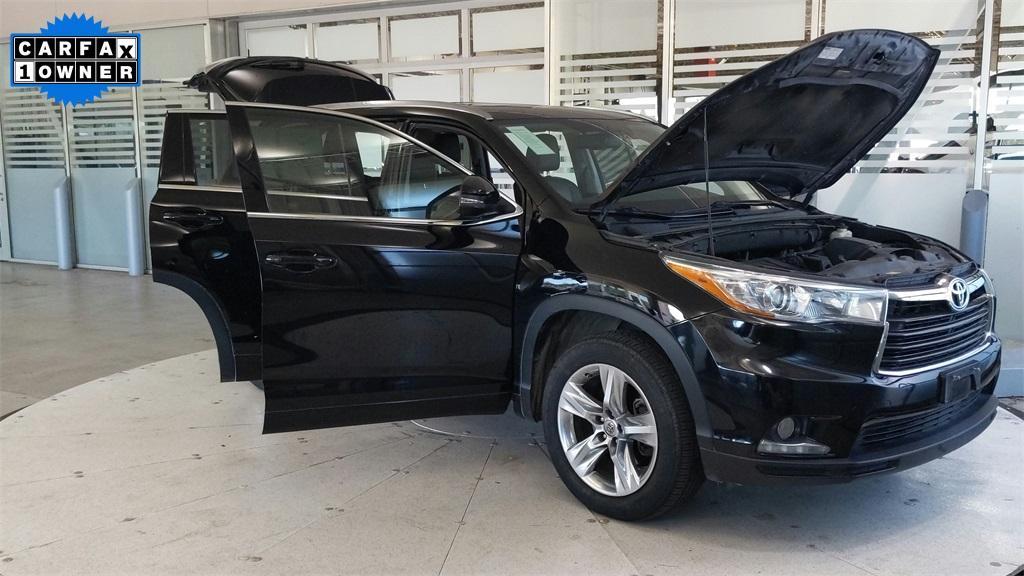 used 2015 Toyota Highlander car, priced at $19,325