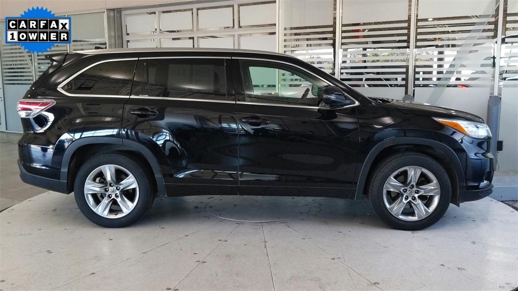 used 2015 Toyota Highlander car, priced at $19,325