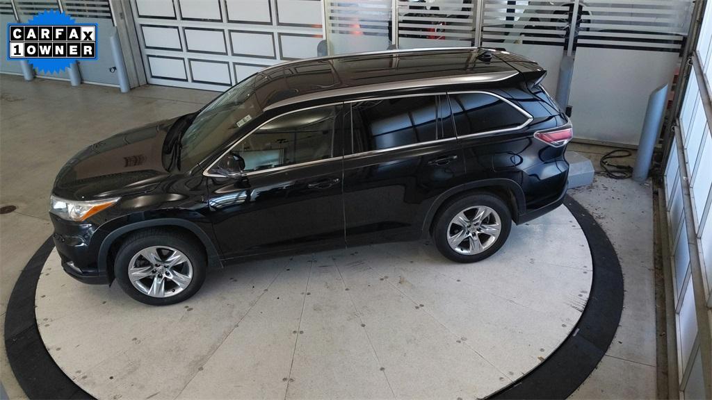 used 2015 Toyota Highlander car, priced at $19,325