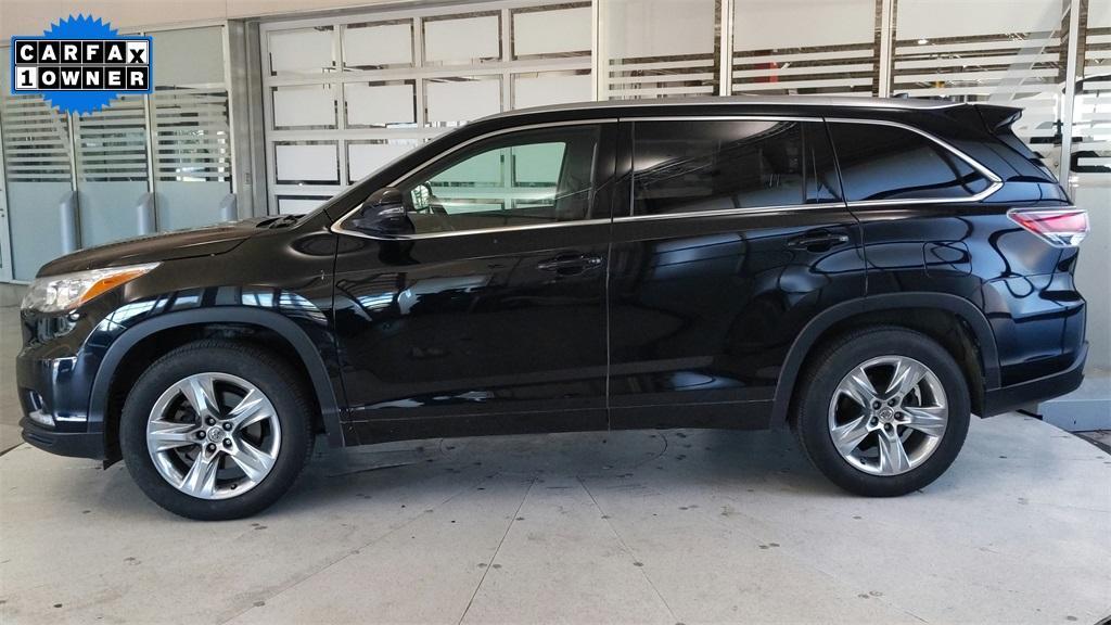 used 2015 Toyota Highlander car, priced at $19,325