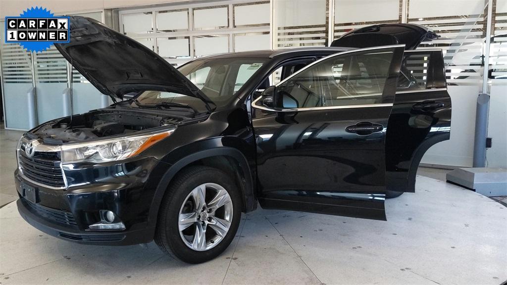 used 2015 Toyota Highlander car, priced at $19,325