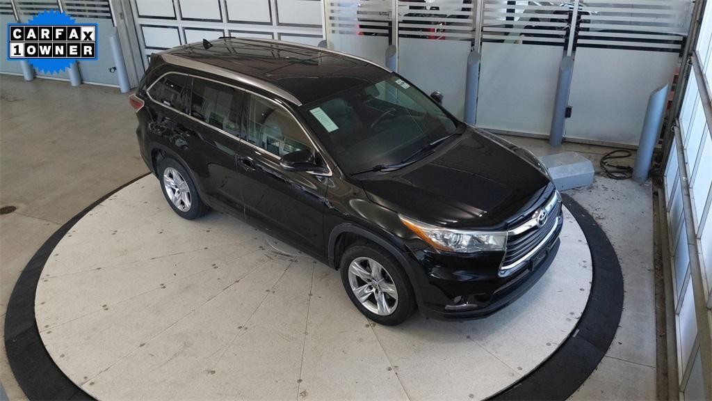 used 2015 Toyota Highlander car, priced at $19,325