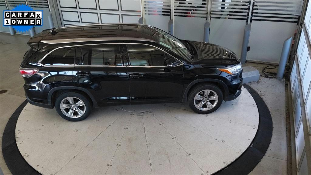 used 2015 Toyota Highlander car, priced at $19,325