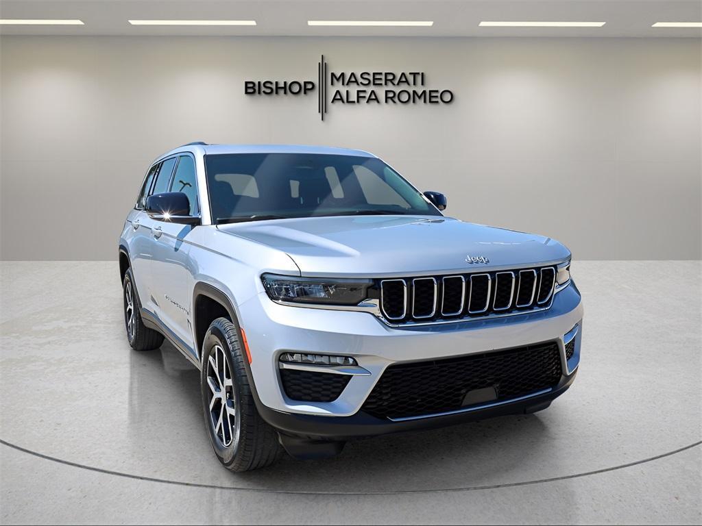 used 2024 Jeep Grand Cherokee car, priced at $30,900