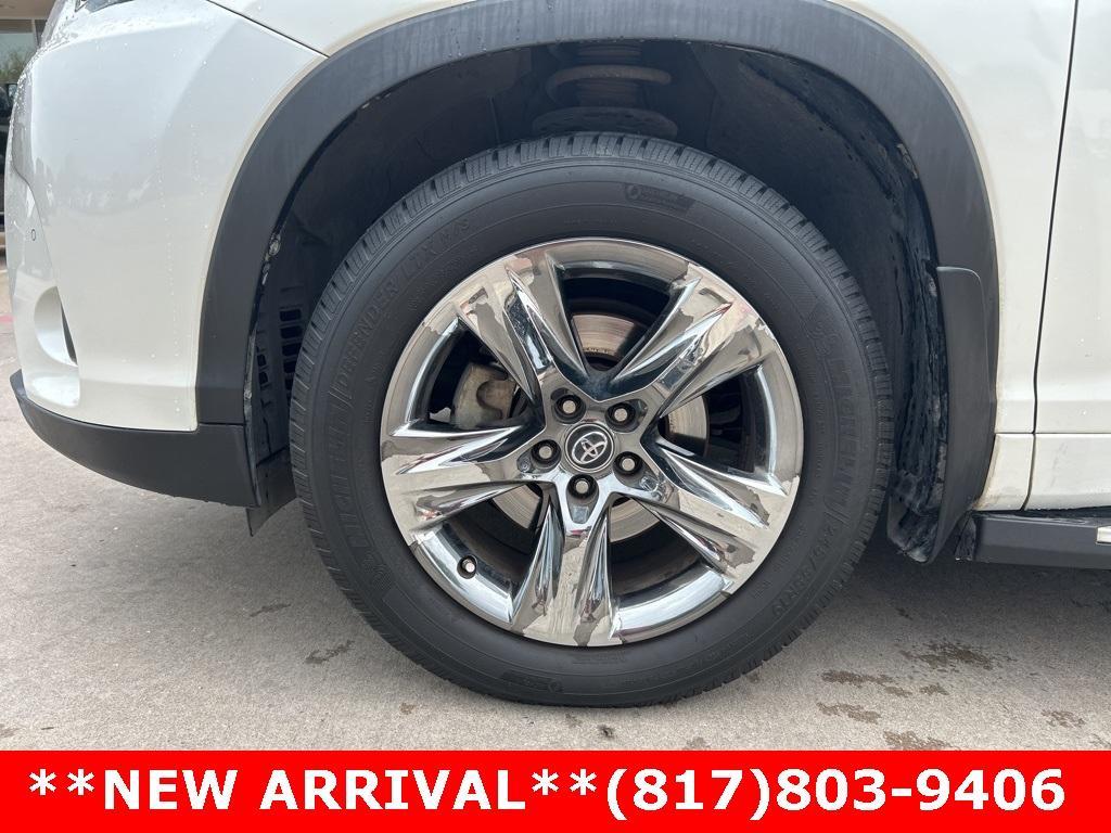used 2018 Toyota Highlander car, priced at $25,995