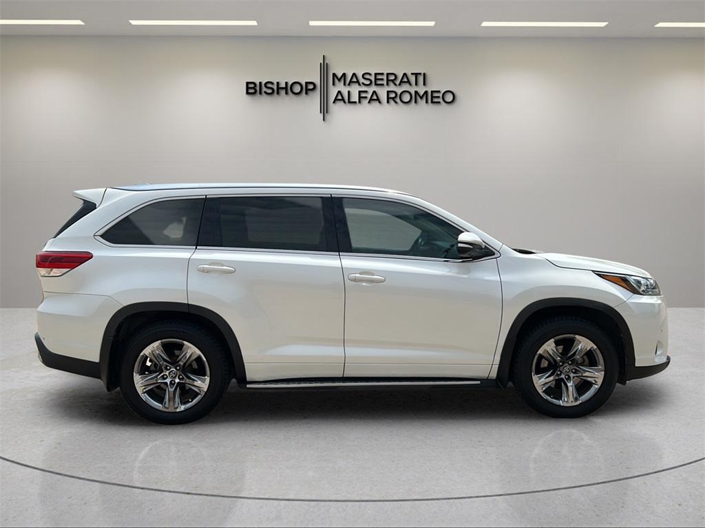 used 2018 Toyota Highlander car, priced at $25,800