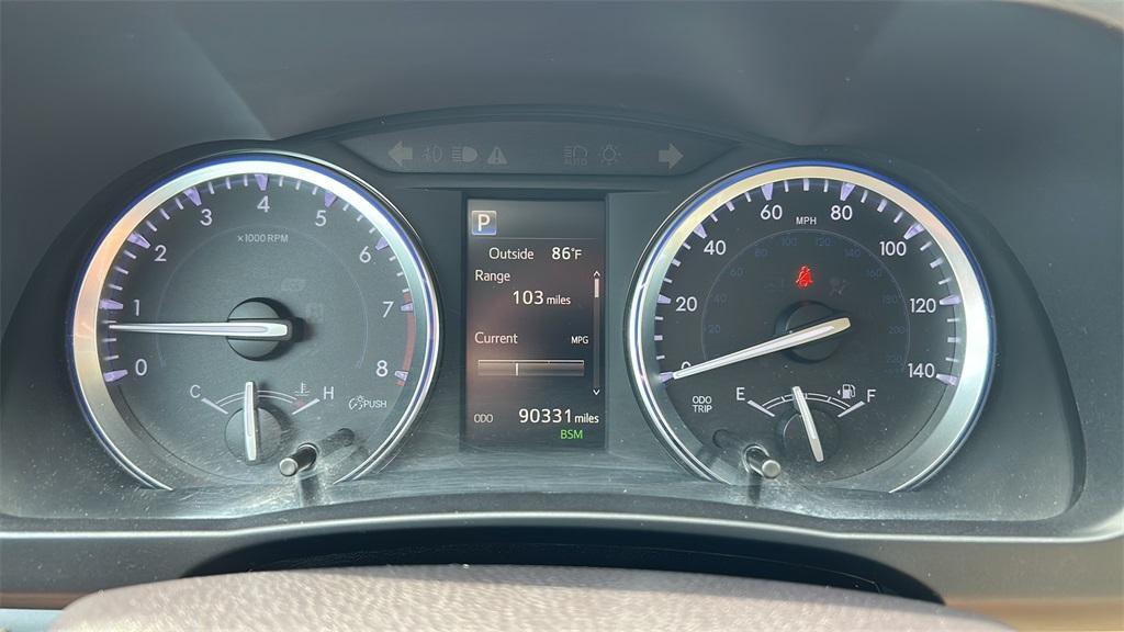 used 2018 Toyota Highlander car, priced at $25,800