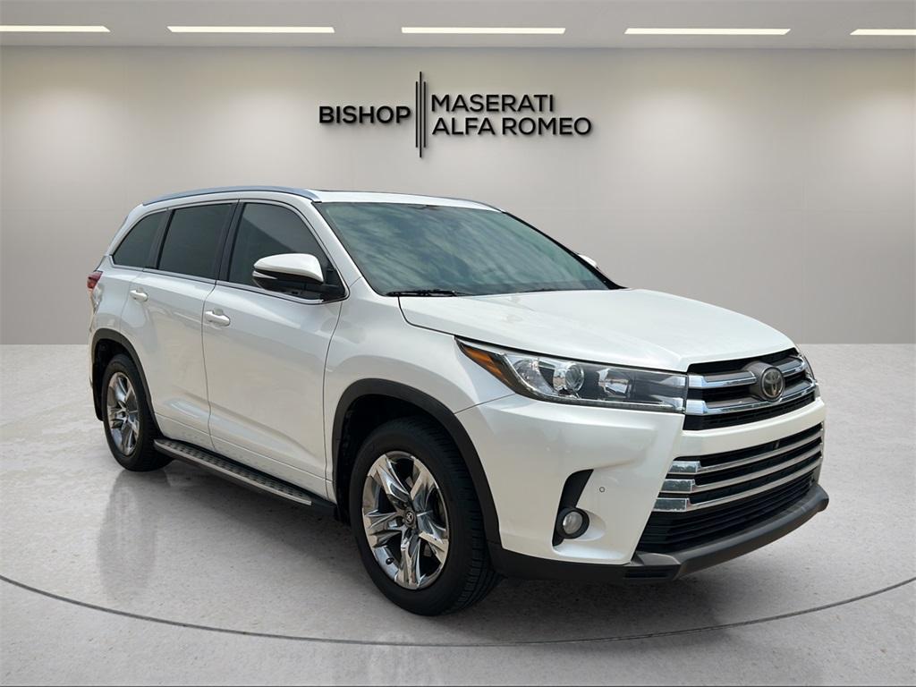 used 2018 Toyota Highlander car, priced at $25,995